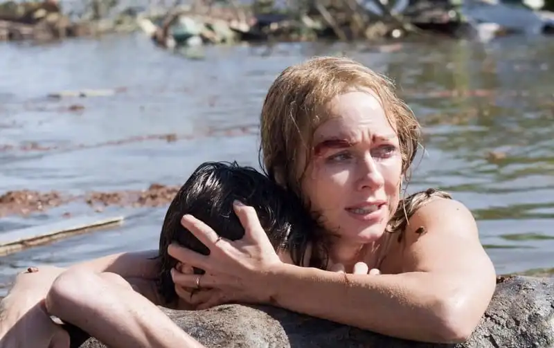 Tạp chí Wanderlust Tips Cách để ứng phó với sóng thần khi đi du lịch