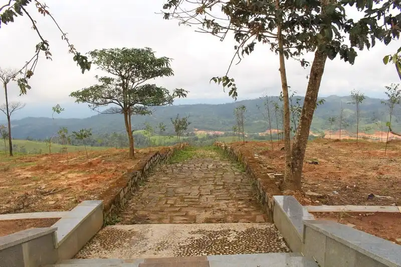 Lên Kon Tum nhớ ghé thăm cột mốc Ba Biên 9 Wanderlust Tips Lên Kon Tum thăm Ba Biên