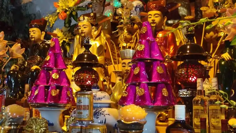 Nghi lễ chầu văn vươn ra thế giới 6 Tạp chí Wanderlust Tips Nghi lễ Chầu văn vươn ra thế giới