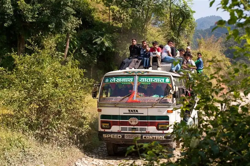 Tạp chí Wanderlust Tips Những cung đường xe bus đẹp như tranh vẽ