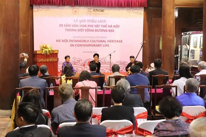 Ra mắt sách về di sản văn hóa phi vật thể Hà Nội 5 Wanderlust Tips Sách di sản Hà Nội