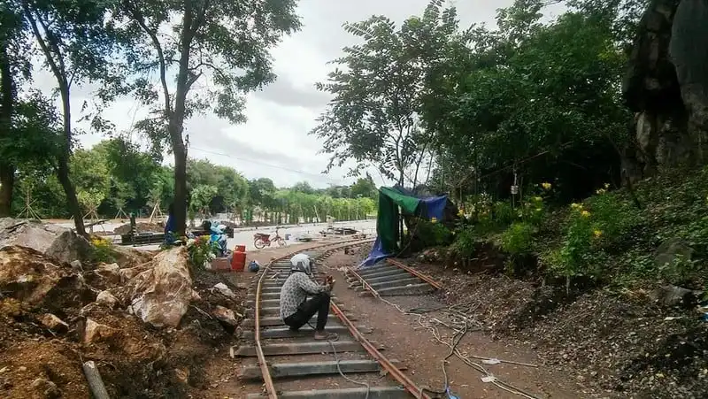 Tạp chí Wanderlust Tips Độc đáo tàu hỏa tre của người dân Campuchia