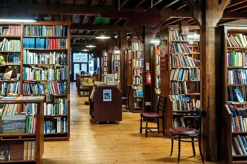 Tạp chí Wanderlust Tips Thị trấn sách Hay-on-Wye: Miền cổ tích cho những mọt sách chính hiệu