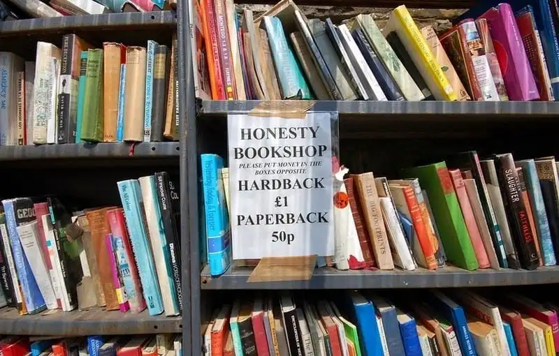 Tạp chí Wanderlust Tips Thị trấn sách Hay-on-Wye: Miền cổ tích cho những mọt sách chính hiệu