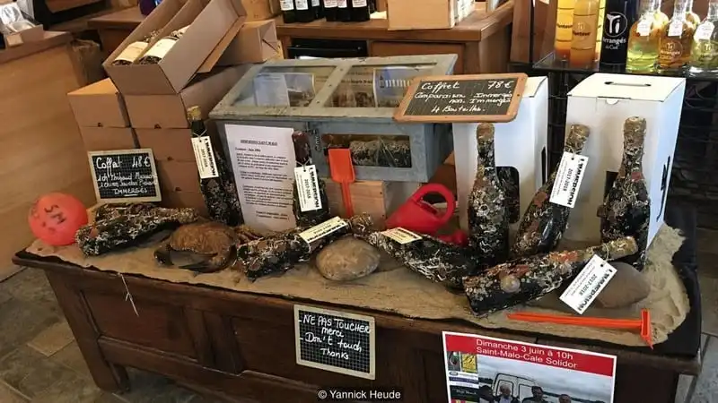 Tạp chí Wanderlust Tips Thưởng thức rượu được ngâm dưới biển sâu vùng Saint-Malo
