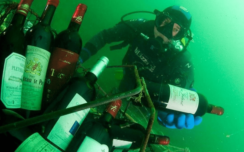 Tạp chí Wanderlust Tips Thưởng thức rượu được ngâm dưới biển sâu vùng Saint-Malo