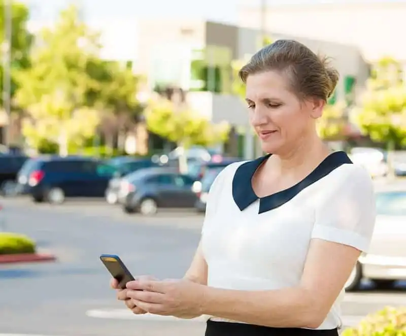 Bí kíp thuyết phục bố mẹ cho bạn đi du lịch xa một mình 8 Tạp chí Wanderlust Tips Bí kíp thuyết phục bố mẹ cho bạn đi du lịch xa một mình