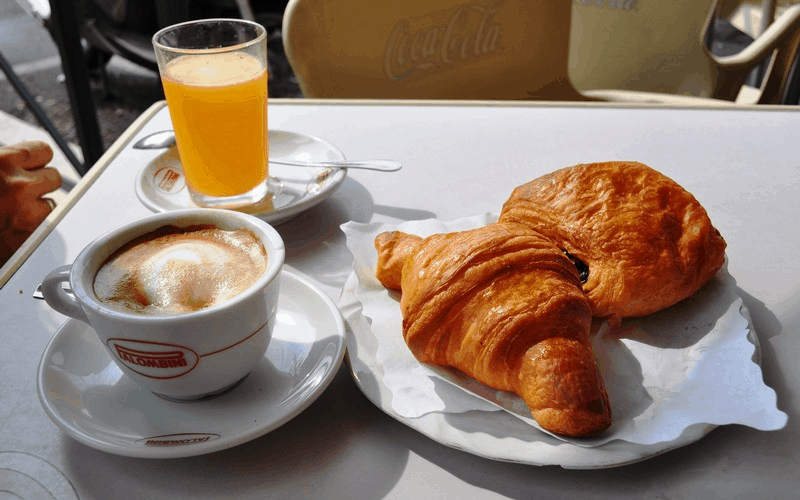 Cappuccino và cornetto: Ăn sáng theo phong cách Ý 5 Wanderlust Tips Bữa sáng theo phong cách Ý
