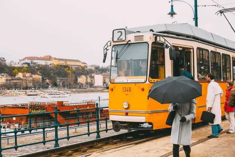 Tạp chí Du lịch Wanderlust Tips 9 thành phố du lịch có hệ thống xe điện tiện dụng cho du khách