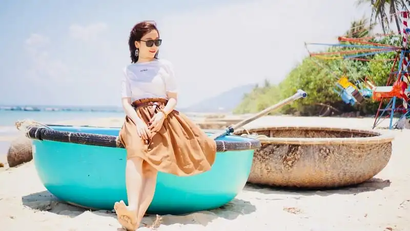 Tạp chí Du lịch Wanderlust Tips | 9X kể chuyện những ngày nắng đẹp ở Santorini 