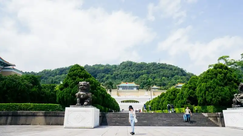 Tạp chí Du lịch Wanderlust Tips | 9X kể chuyện những ngày nắng đẹp ở Santorini 