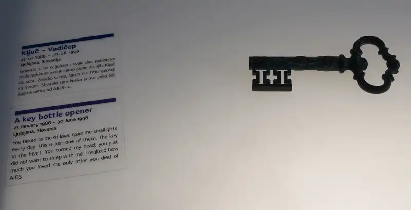 Bảo tàng thất tình: Nơi lưu giữ những kỷ vật tình yêu tan vỡ 8 Tạp chí Du lịch Wanderlust Tips Bảo tàng thất tình nơi lưu giữ những kỷ vật tình yêu tan vỡ