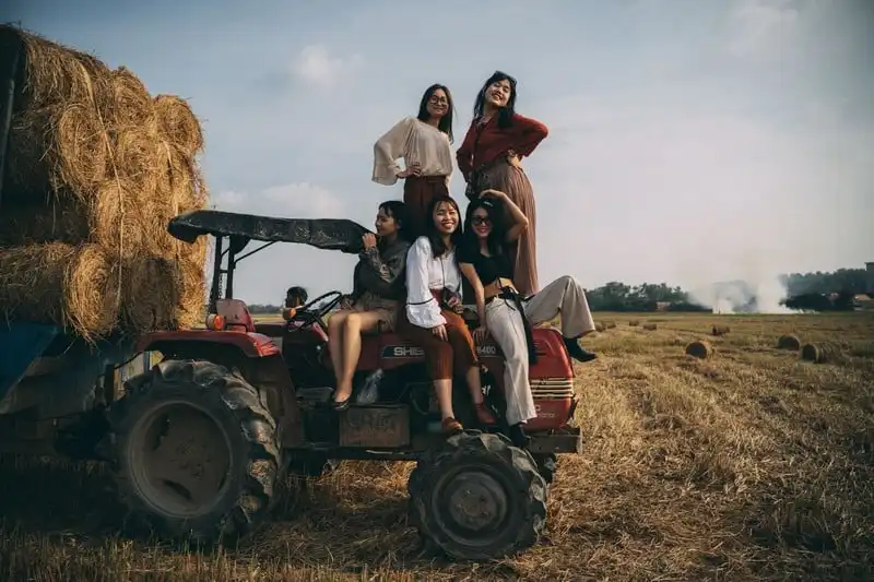 Bộ ảnh kỷ niệm 6 năm tình bạn nơi cánh đồng bình yên 9 Tạp chí Du lịch Wanderlust Tips | Bộ ảnh kỷ niệm 6 năm tình bạn nơi cánh đồng bình yên