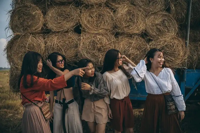 Bộ ảnh kỷ niệm 6 năm tình bạn nơi cánh đồng bình yên 8 Tạp chí Du lịch Wanderlust Tips | Bộ ảnh kỷ niệm 6 năm tình bạn nơi cánh đồng bình yên