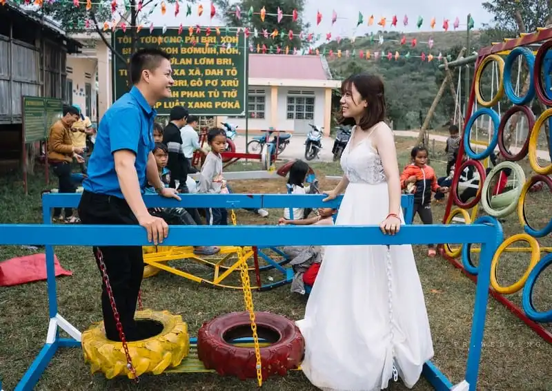 Tạp chí Du lịch Wanderlust Tips | Cặp đôi trở lại "nơi se duyên" để lưu giữ khoảnh khắc tình yêu