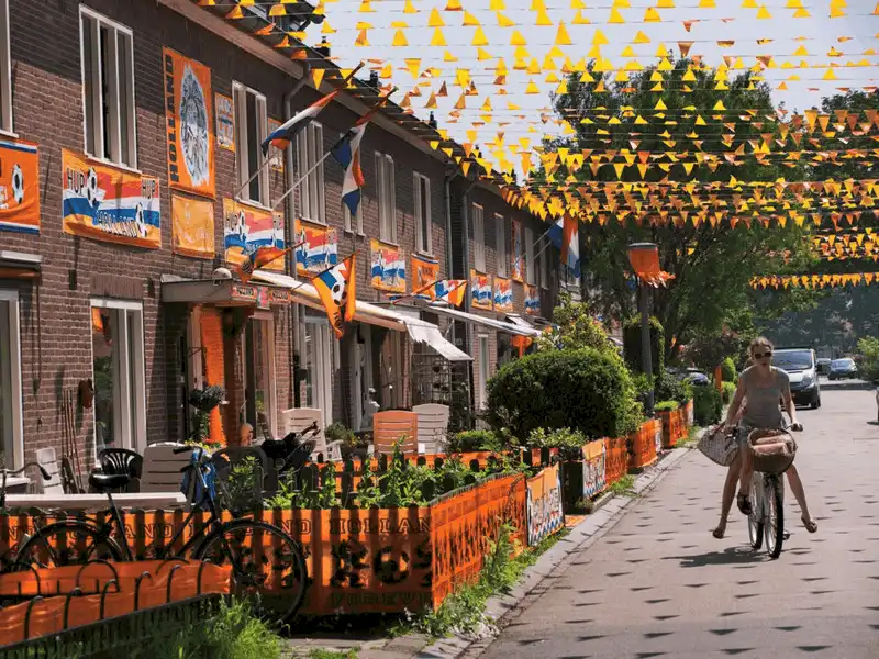 Tạp chí du lịch Wanderlust Tips Chi phí sinh hoạt cho một ngày ở các nước trên thế giới