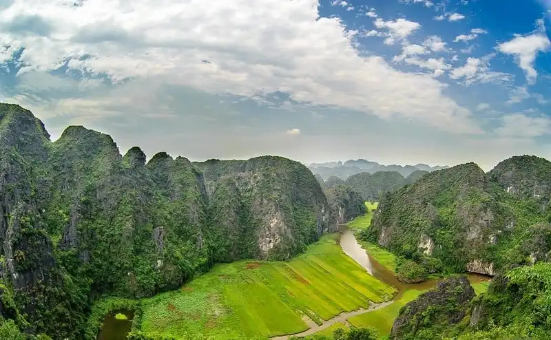 Tạp chí Du lịch Wanderlust Tips | Hang Múa ở Ninh Bình - Nàng thơ quyến rũ 