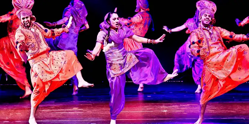 Tạp chí du lịch Wanderlust Tips Những điệu múa làm nên văn hóa truyền thống của Ấn Độ