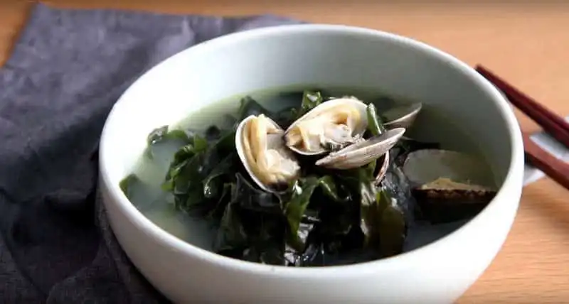 Những món canh Hàn Quốc ăn một lần nhớ thương cả đời 6 Tạp chí Du lịch Wanderlust Tips | Những món canh Hàn Quốc ăn một lần nhớ thương cả đời