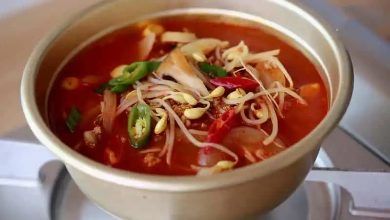 Những món canh Hàn Quốc ăn một lần nhớ thương cả đời 8 Tạp chí Du lịch Wanderlust Tips | Những món canh Hàn Quốc ăn một lần nhớ thương cả đời