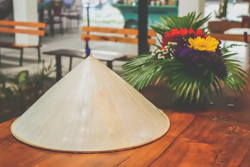 Tạp chí Du lịch Wanderlust Tips | Những món quà lưu niệm đậm chất Việt Nam được du khách yêu thích 