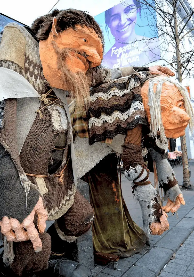 Tạp chí du lịch Wanderlust Tips Các nhân vật Giáng sinh xuất hiện làm cho mùa lễ hội thêm đặc biệt