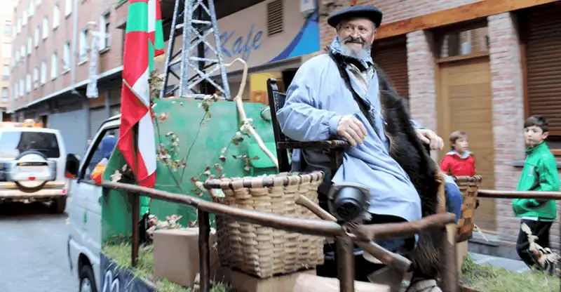 Tạp chí du lịch Wanderlust Tips Các nhân vật Giáng sinh xuất hiện làm cho mùa lễ hội thêm đặc biệt