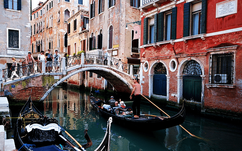 Tạp chí Du lịch Wanderlust Tips Tất tần tật về các phương tiện đi lại ở Venice, Italy