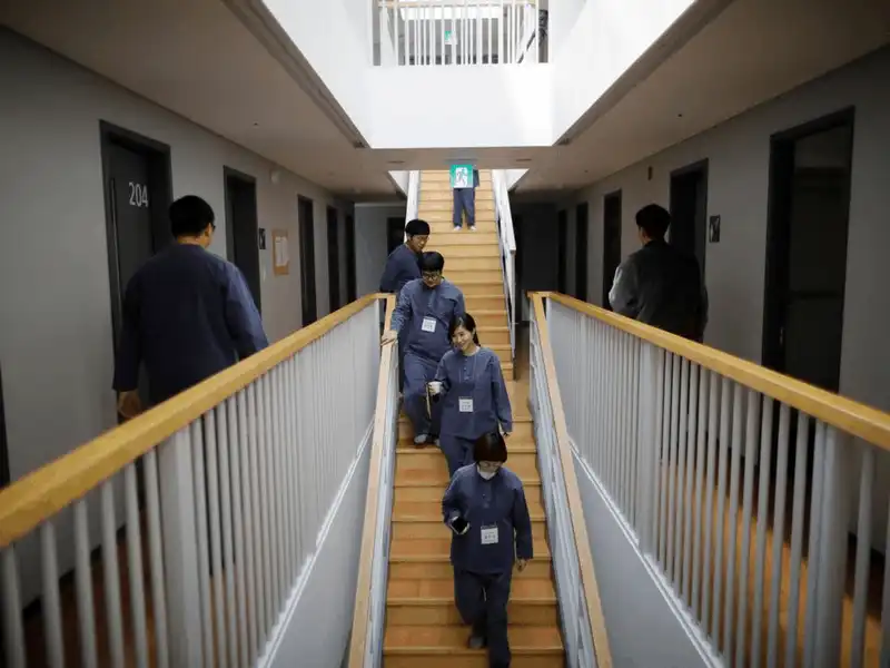 Tạp chí du lịch Wanderlust Tips Quá áp lực, người Hàn Quốc chấp nhận chi 90USD để được "ngồi tù"