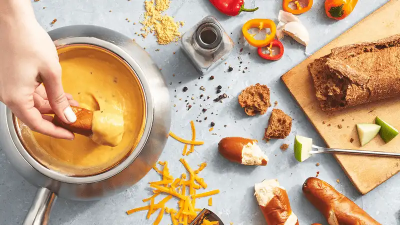 Tạp chí Du lịch Wanderlust Tips Trời đông thưởng thức lẩu phô mai Cheese Fondue ngon khó cưỡng