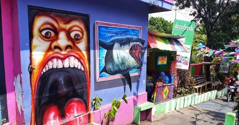 Tạp chí Du lịch Wanderlust Tips Kampung Jodipan: Hành trình từ khu ổ chuột đến ngôi làng cầu vồng