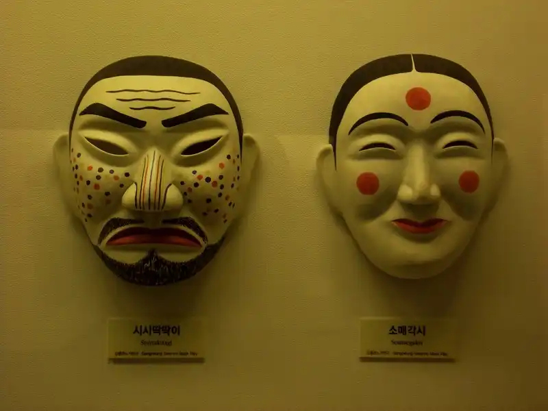 Tạp chí Du lịch Wanderlust Tips Bí ẩn sau chiếc mặt nạ truyền thống Hàn Quốc