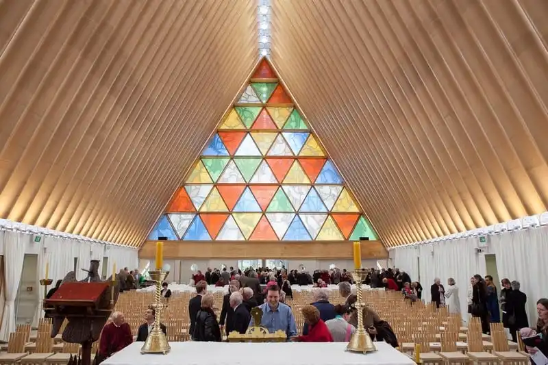 Tạp chí Wanderlust Tips Độc đáo nhà thờ giấy chứa được 700 người ở New Zealand