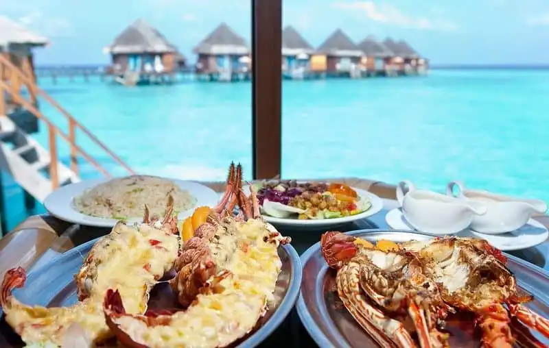 Tạp chí Du lịch Wanderlust Tips Khám phá ẩm thực tại các quốc gia tí hon