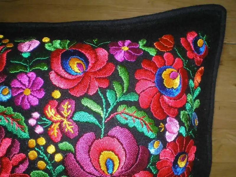 Tạp chí du lịch Wanderlust Tips Những món quà lưu niệm độc đáo chỉ có thể mua ở Hungary