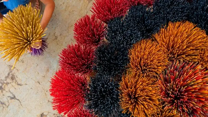 Tạp chí Du lịch Wanderlust Tips Rực rỡ sắc màu làng hương Thủy Xuân, Huế