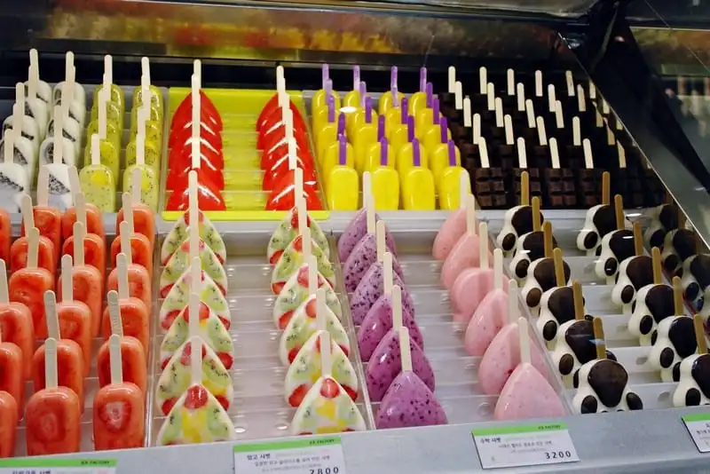 Sống ảo với những cây kem Hàn Quốc đầy sắc màu 7 Tạp chí Du lịch Wanderlust Tips Sống ảo với những cây kem Hàn Quốc đầy sắc màu