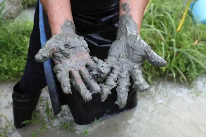 Sự quyến rũ của phương pháp nhuộm bùn truyền thống ở Nhật Bản 8 Tạp chí Du lịch Wanderlust Tips Sự quyến rũ của phương pháp nhuộm bùn truyền thống