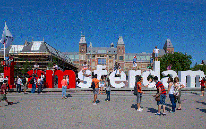 Tạp chí Du lịch Wanderlust Tips Thủ đô Hà Lan dỡ bỏ biểu tượng nổi tiếng "I amsterdam"