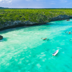 Wanderlust Tips Zanzibar vien ngoc quy trong long chau Phi bia