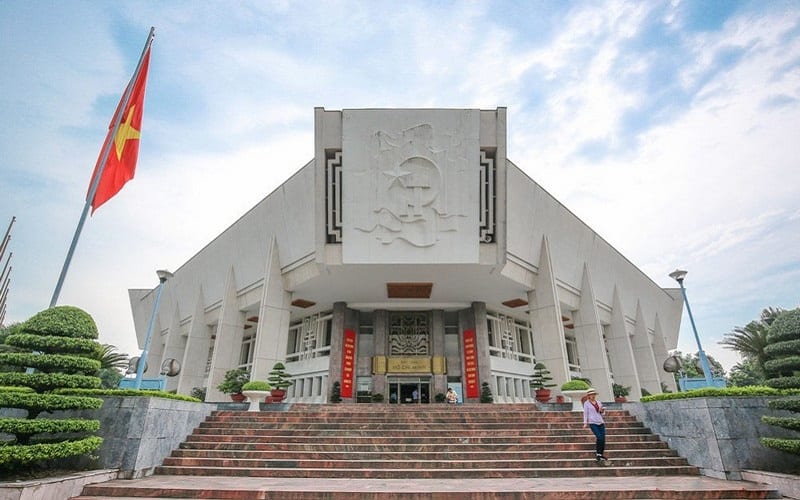Tạp chí Du lịch Wanderlust Tips | Bảo tàng Hồ Chí Minh: Nơi lưu giữ ký ức về Bác