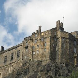 Tạp chí Du lịch Wanderlust Tips | Bí ẩn lâu đài ma ám Edinburgh ở vương quốc Anh