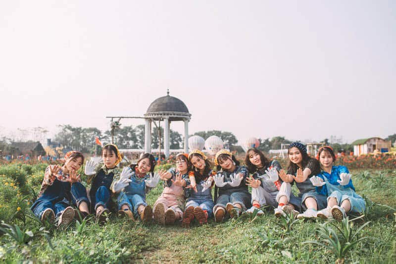 Tạp chí Du lịch Wanderlust Tips | Ghi dấu kỷ niệm thời áo trắng nơi thảo nguyên hoa mộng mơ