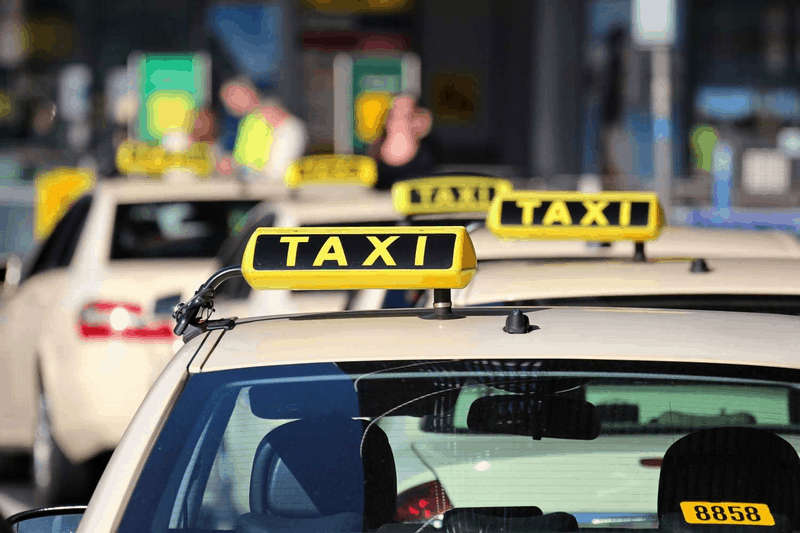 Tạp chí Du lịch Wanderlust Tips Cách di chuyển ở Dubai bằng giao thông công cộng