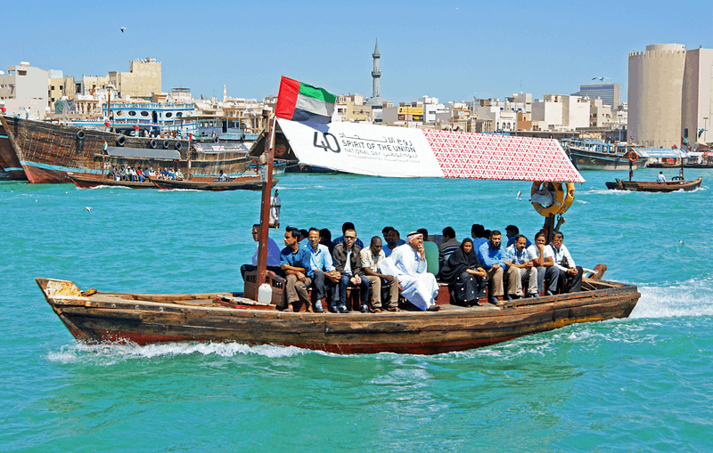 Tạp chí Du lịch Wanderlust Tips Cách di chuyển ở Dubai bằng giao thông công cộng