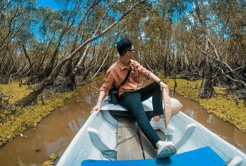 Tạp chí Du lịch Wanderlust Tips | Chàng trai Hà thành gom gia tài bằng những chuyến đi