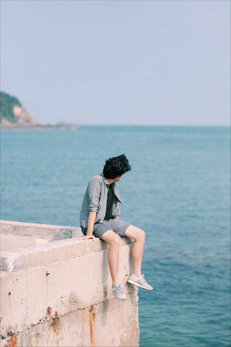 Tạp chí Du lịch Wanderlust Tips | Chuyện tình ngọt lịm tim của cặp đôi "nắm tay em đi muôn nơi"