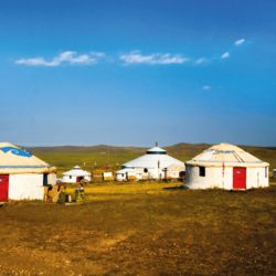 Wanderlust Tips doc dao leu yurt cua nguoi du muc Mong Co bia