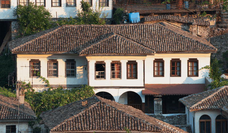 Ghé thăm Berat: Thành phố với 1001 ô cửa sổ 8 Tạp chí Du lịch Wanderlust Tips Ghé thăm Berat - Thành phố với 1001 ô cửa sổ