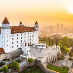 Wanderlust Tips huong dan tham quan du lich slovakia bo ich bia